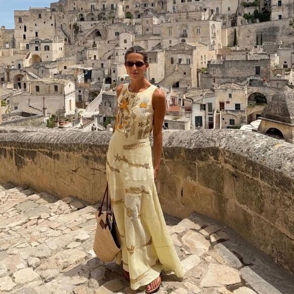 Tortoise Shell Oval Sunglasses - Picture 1 of 2